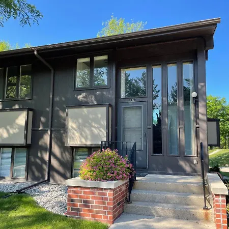 Newly Remodeled Mid-Century Modern Lake Condo Lake Geneva Exterior photo