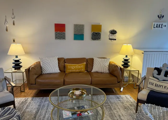 Newly Remodeled Mid-Century Modern Lake Condo